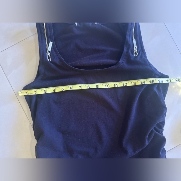 Michael Kors sexy sleeveless zipper  Black top maternity Check the measurements - Picture 3 of 6